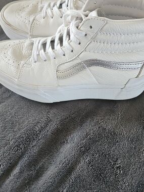 Vans White High-Top Sneakers Womens 8 leather